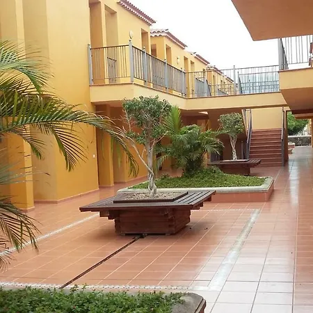 Tropical شقة طوستا ديل سيلونثيو